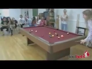 Роздягання 8-ball з наомі і lieza частина 1