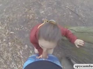 Sedusive tinedyer diva makakakuha ng pagtatalik na pambutas ng puwit fucked at pananamod sa loob sa a stairway