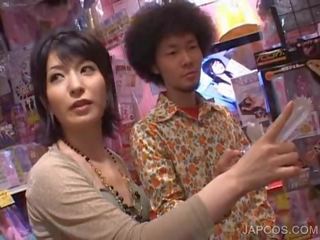 Japanese babe gets hairy twat vibed in a