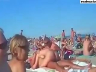 Publique nu plage échangiste sexe en été 2015